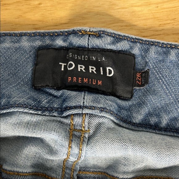 Torrid Light Wash Jeggings - Picture 2 of 10
